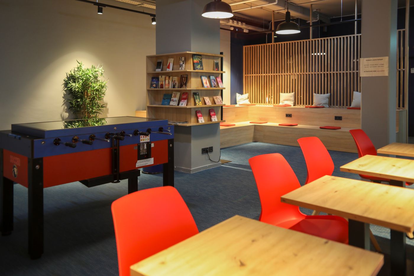 Acama-Kreuzberg-Hotel-Hostel-Lobby-41