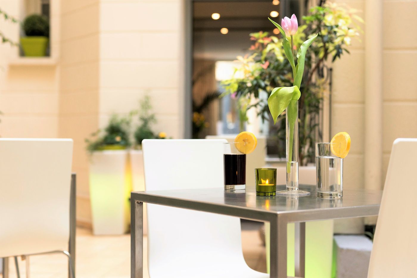 Hotel-Glasgow-Monceau-by-Patrick-Hayat-Terrace-21