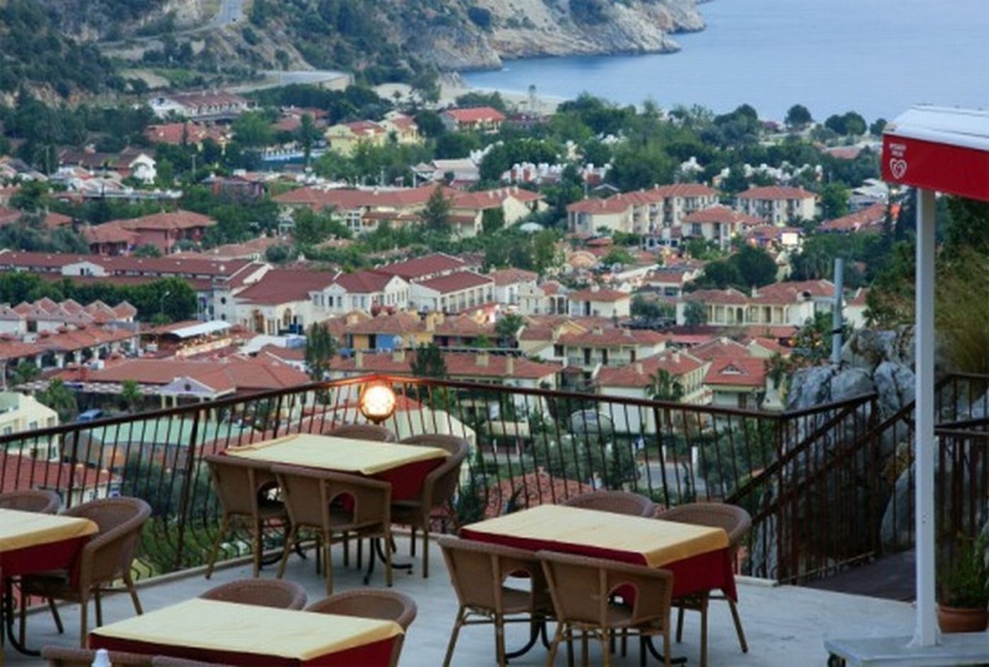 Belle-Vue-Hotel-Lobby-22