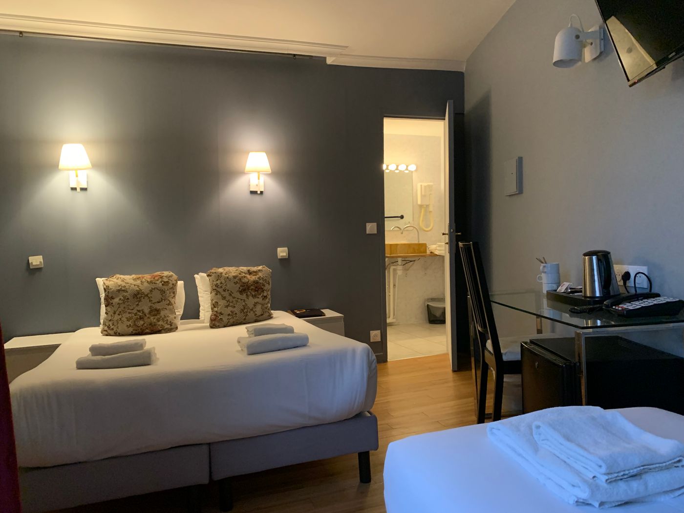 Apollo-Opera-Room-16