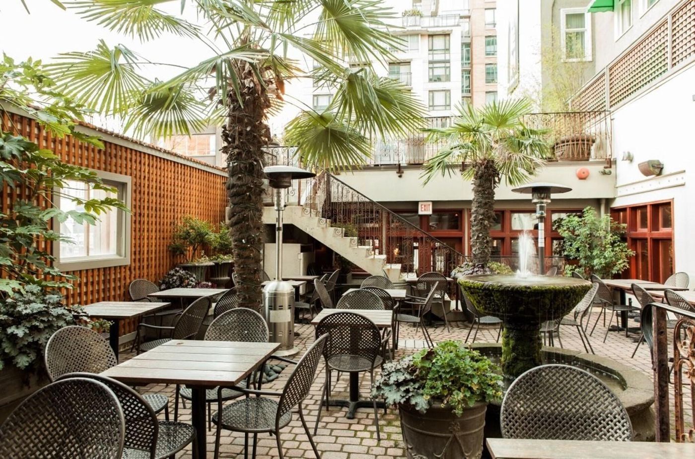 Kingston-Hotel-Restaurant-20