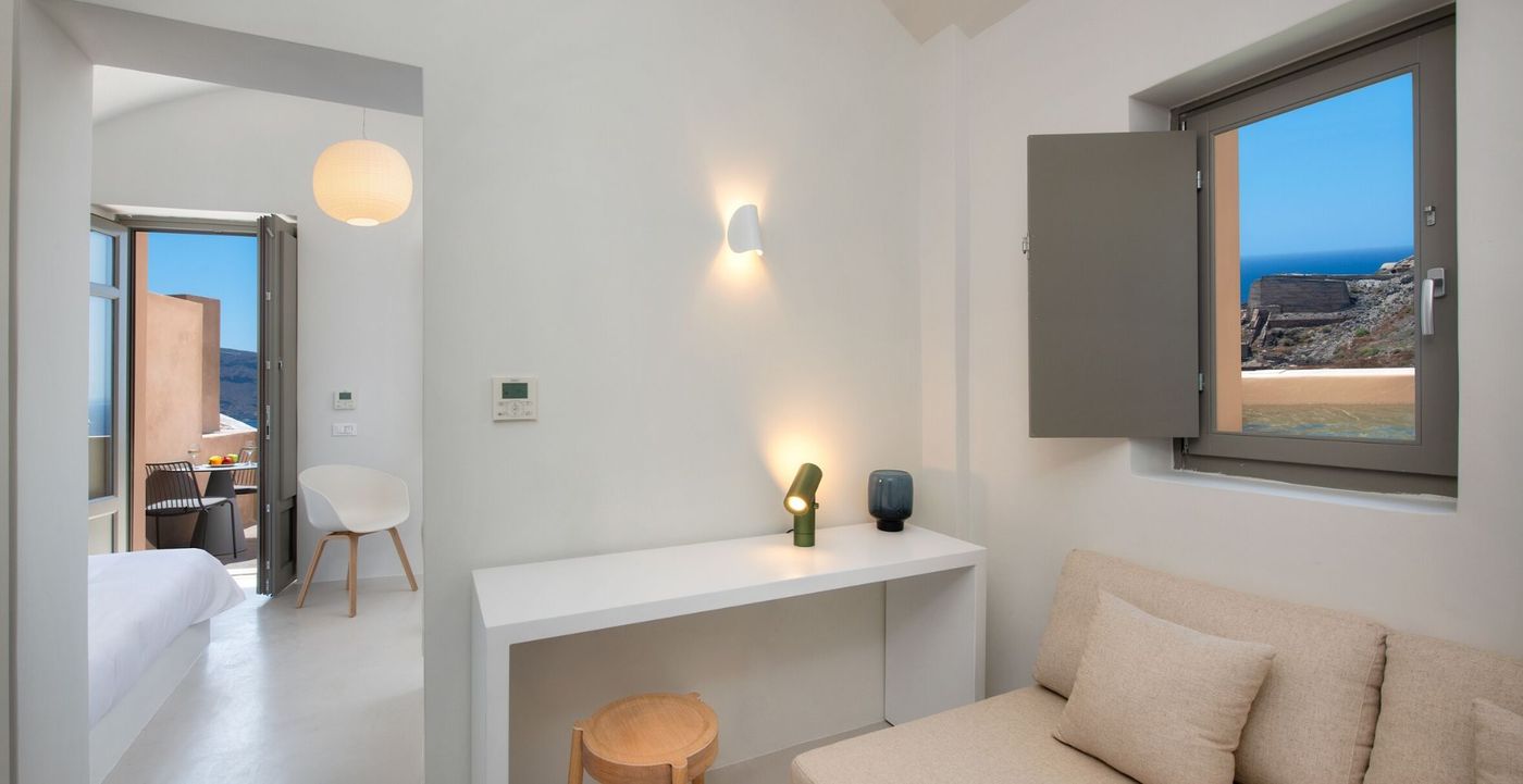 Old-Castle-Oia-Room-4