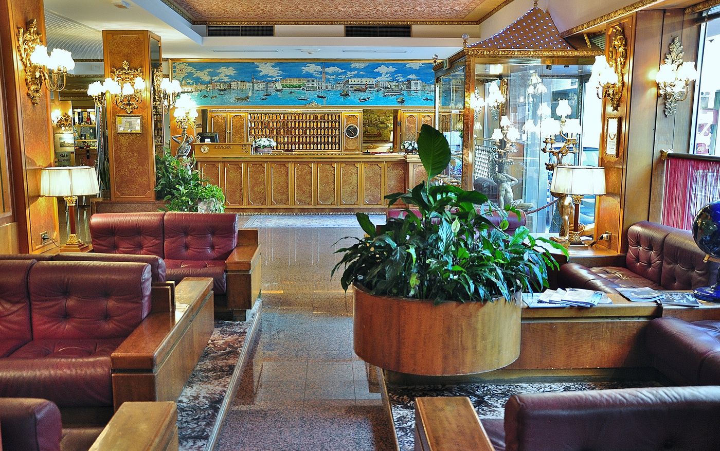 Venezia-Hotel-Lobby-9
