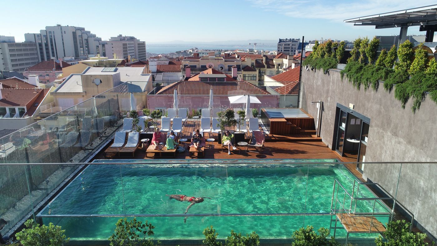 Lux-Lisboa-Park-Pool-16