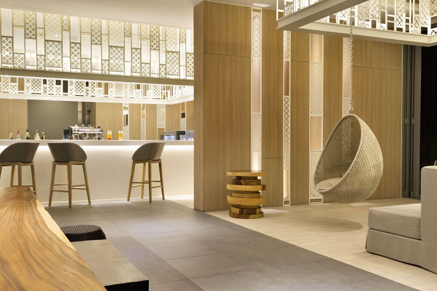 Andaman-Beach-Hotel-Phuket-Handwritten-Collection-Bar-44