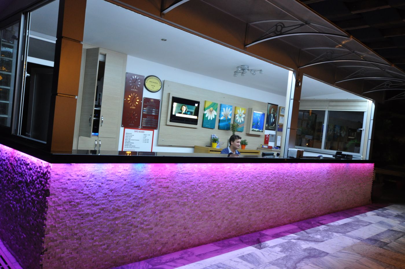 Majestic-Hotel-Lobby-30