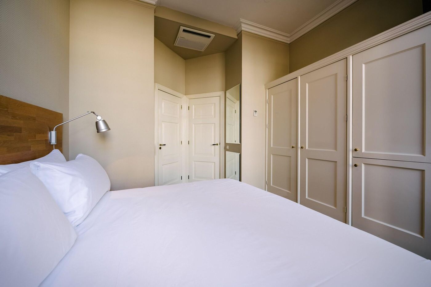 Catalonia-Vondel-Amsterdam-Room-55