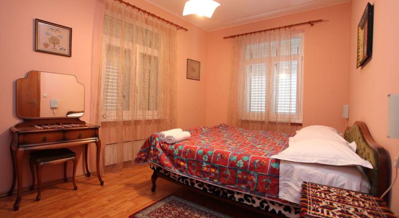 Split Apartments - Peric