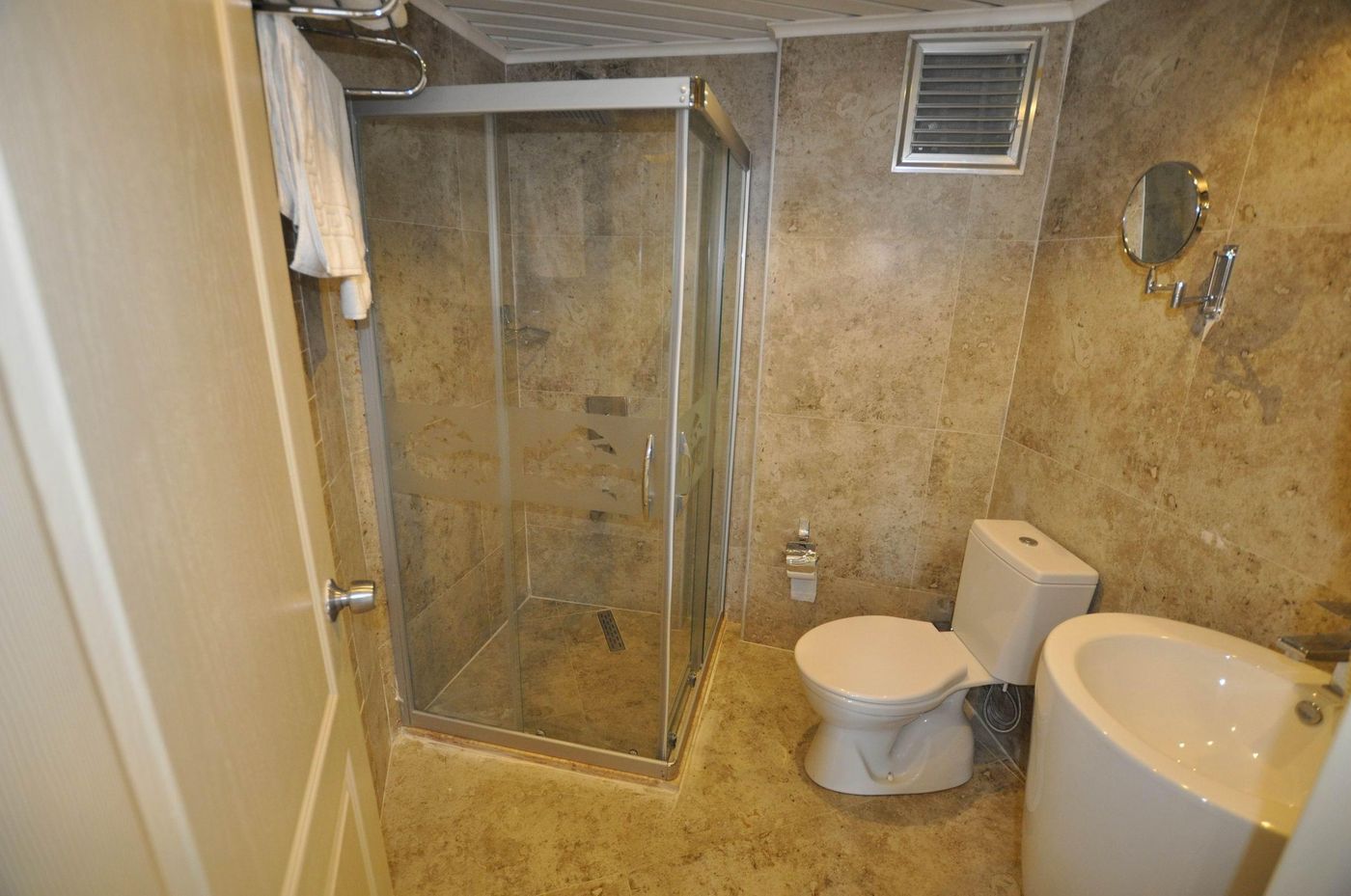 Happy-Apart-Hotel-Room-48