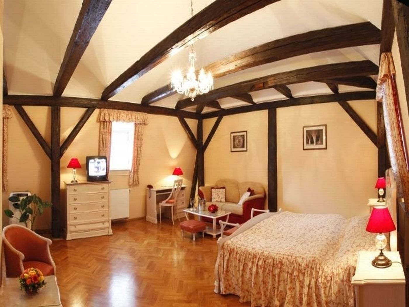 Boutique-Hotel-Constans-Room-16