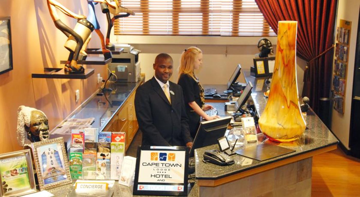 Cape-Town-Lodge-Hotel-Lobby-13