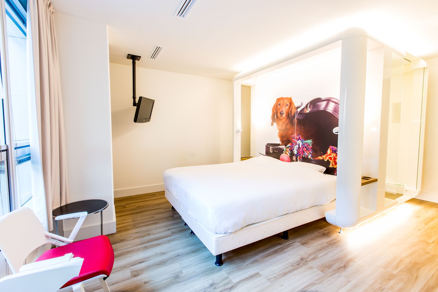 Qbic-Hotel-Amsterdam-Wtc-Room-15