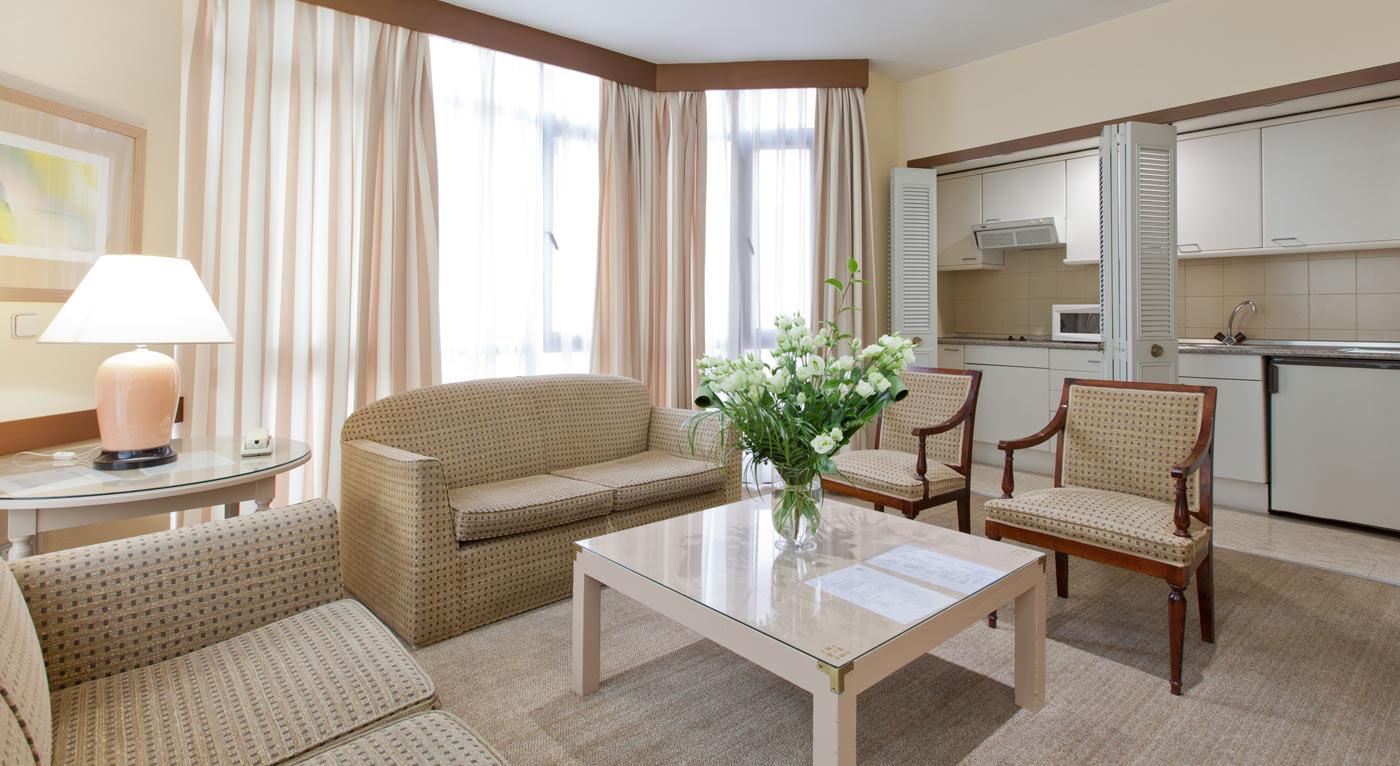 Espahotel-Plaza-Basilica-Room-7