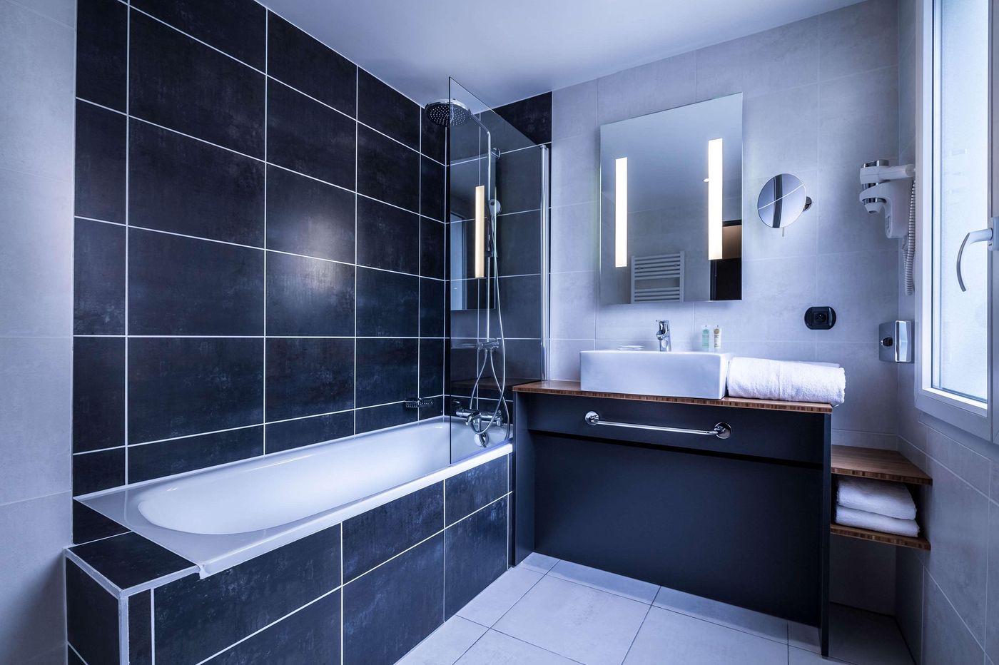 Best-Western-Plus-Suitcase-Paris-la-Defense-Room-45