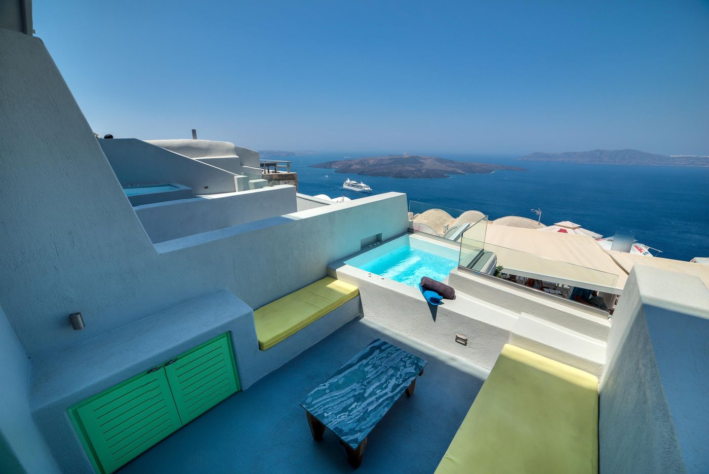 Santorini-Royal-Suites-Room-16