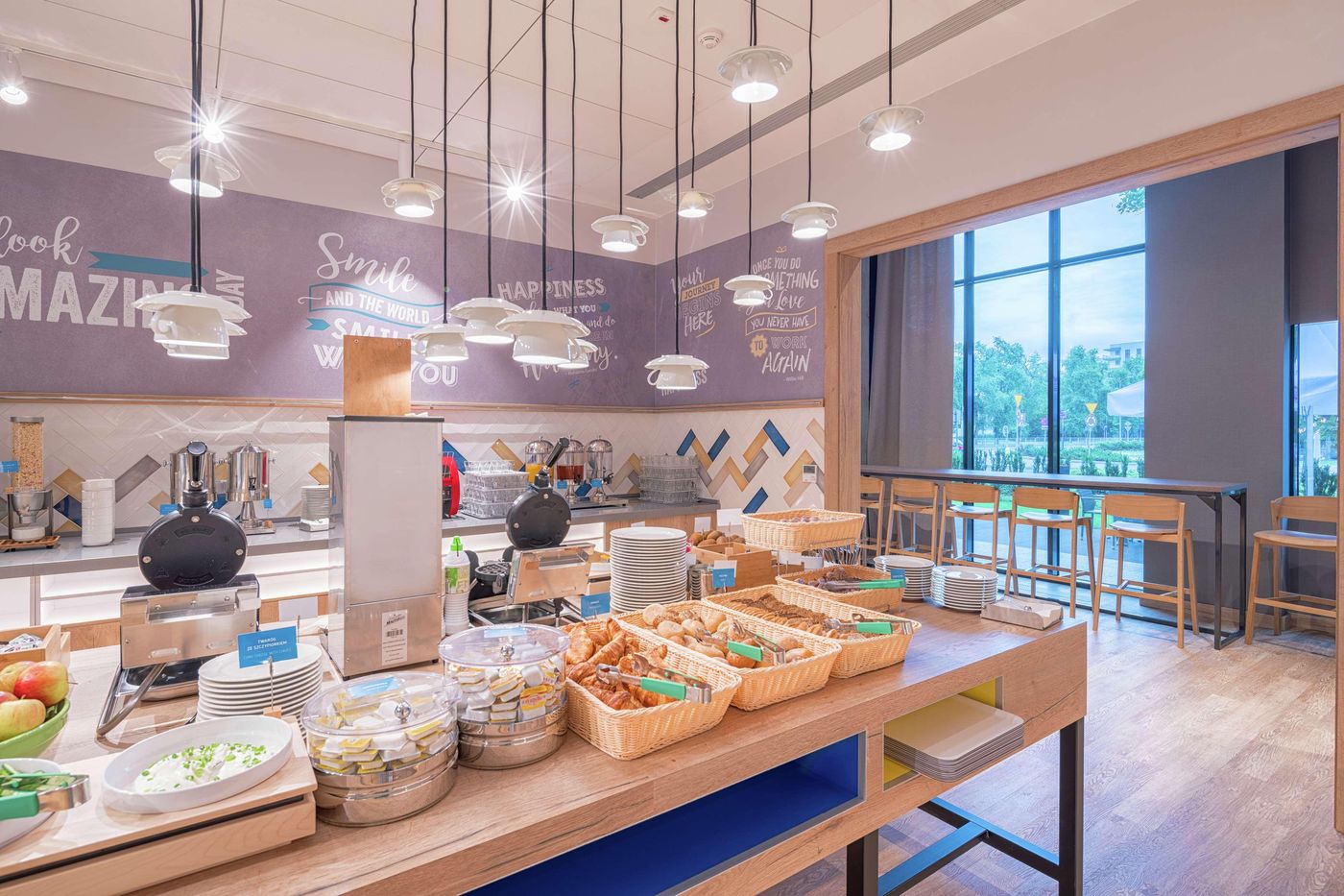 Hampton-by-Hilton-Warsaw-Mokotow-Restaurant-32