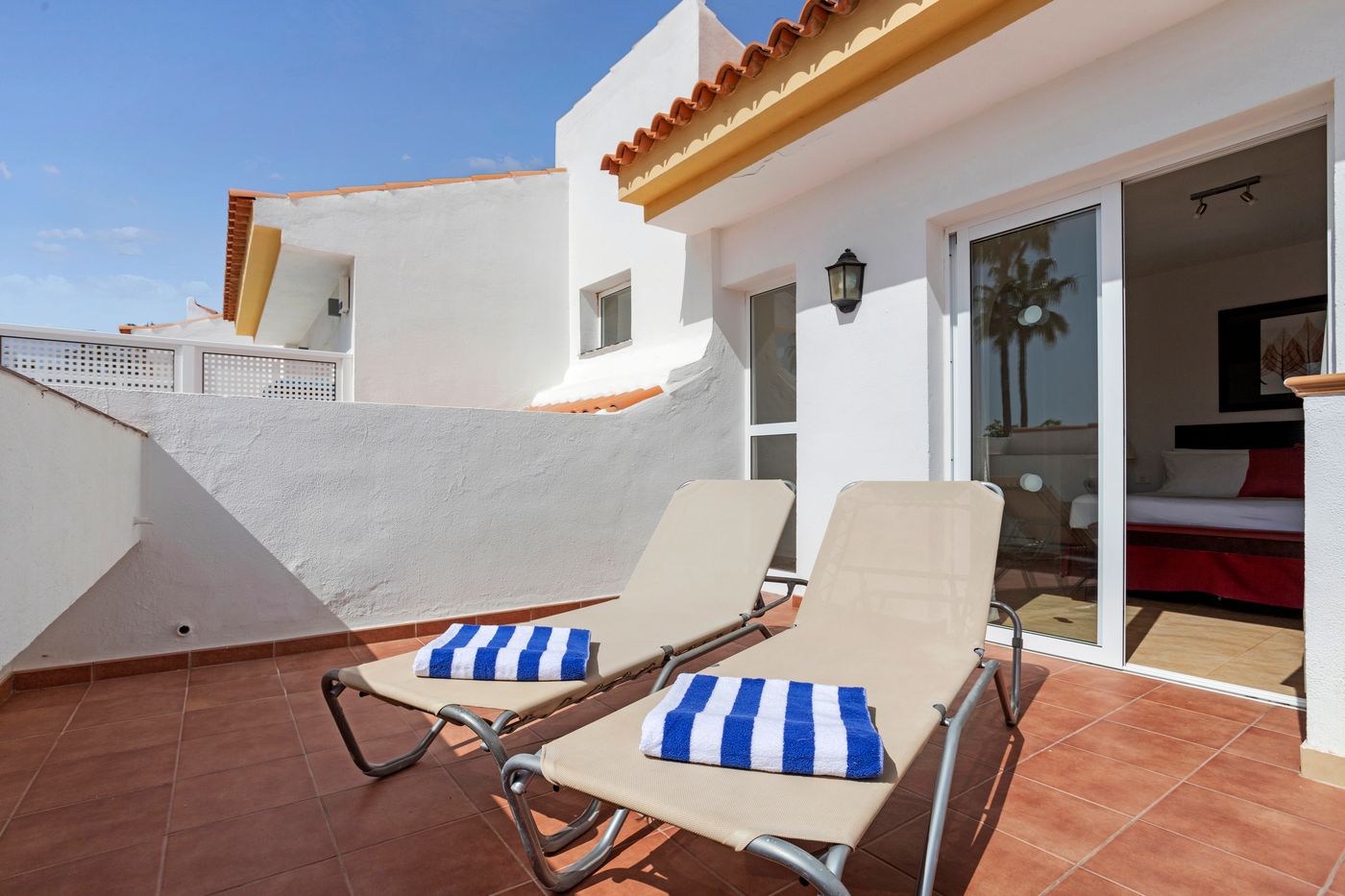 Wyndham-Residences-Golf-Del-Sur-Room-17