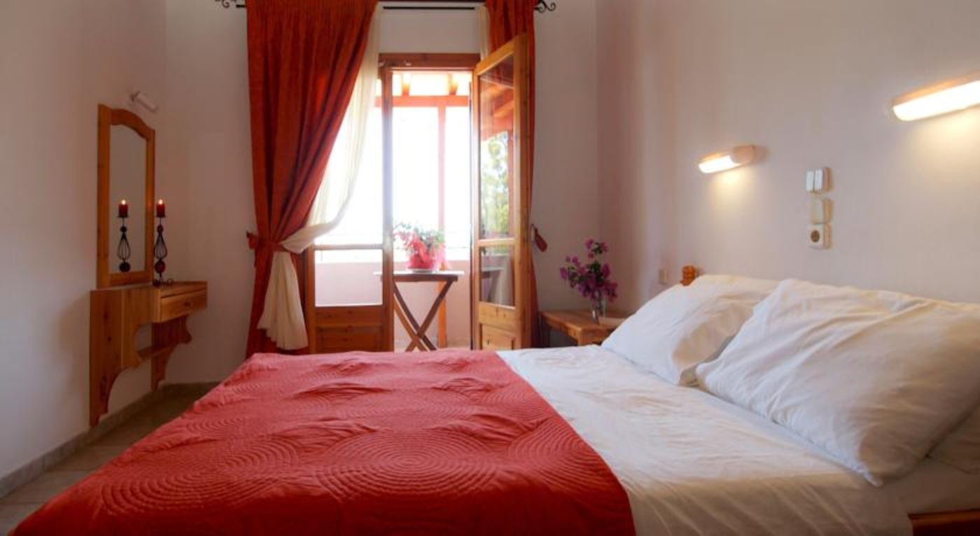 The Lakes Apartments