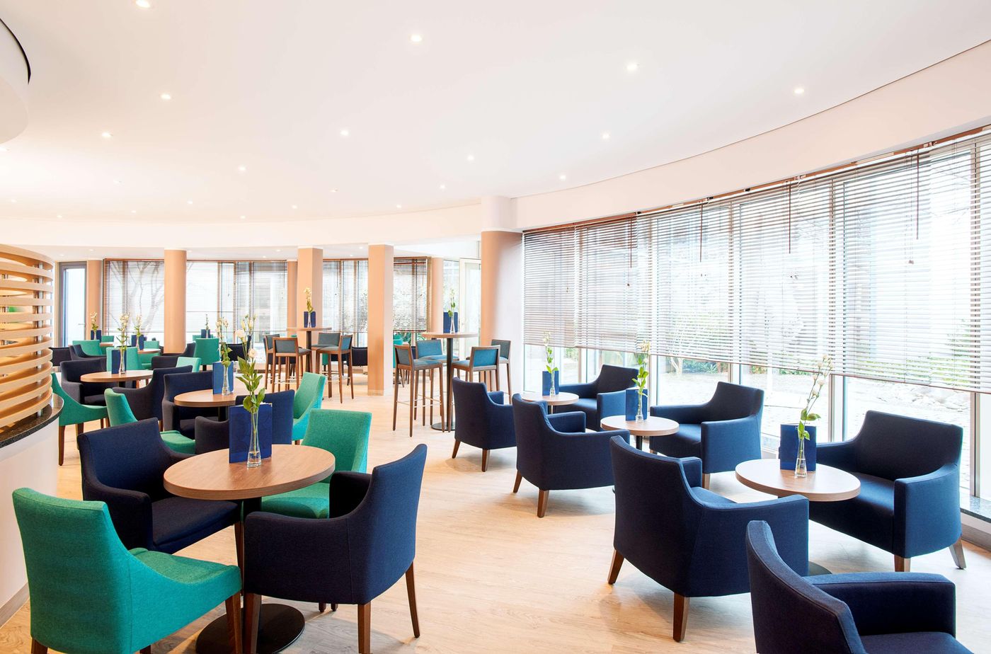 NH-Munchen-Messe-Bar-5