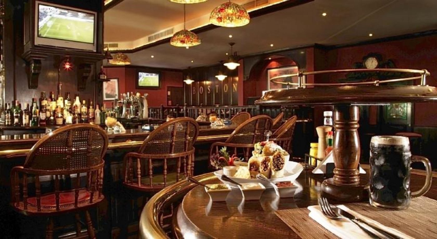 Jumeira-Rotana-Lobby-54