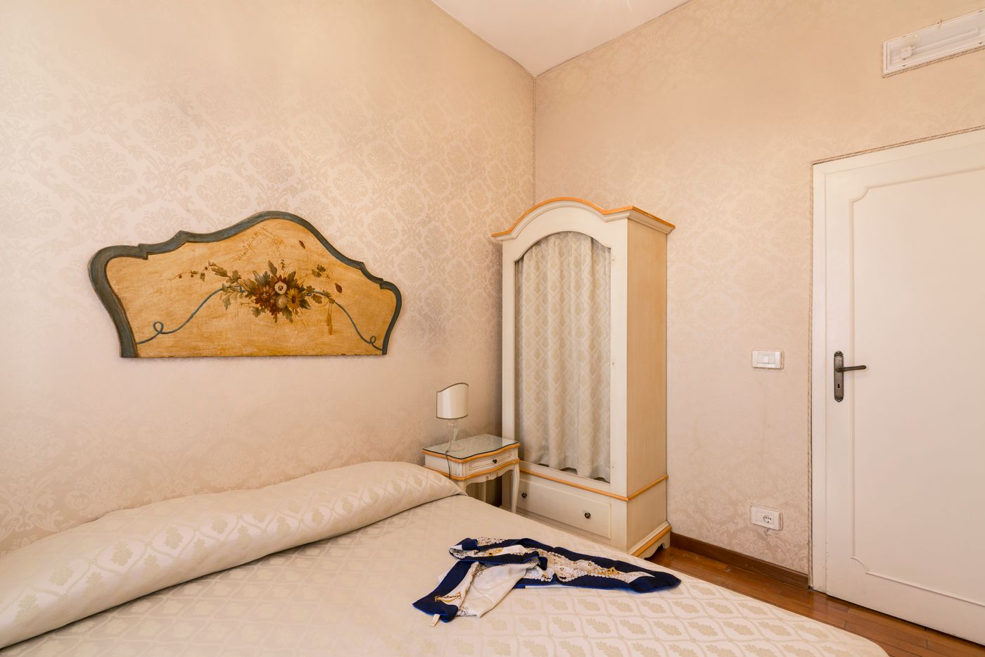 Palazzo-Guardi-Room-35