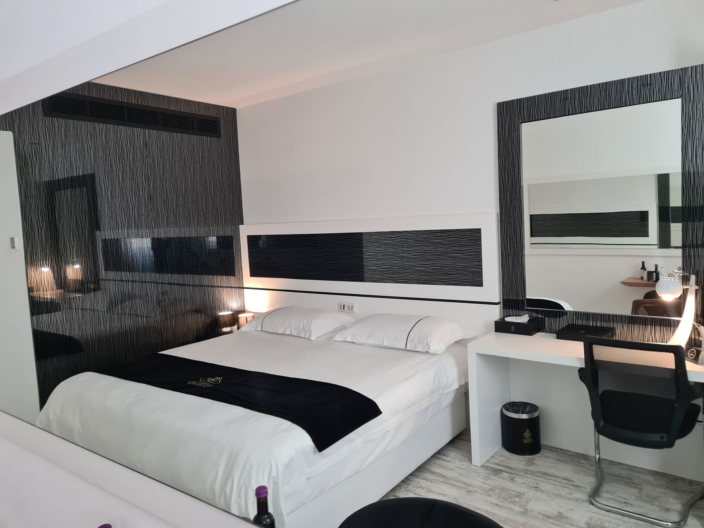 The-Ciao-Stelio-Deluxe-Hotel-Room-23