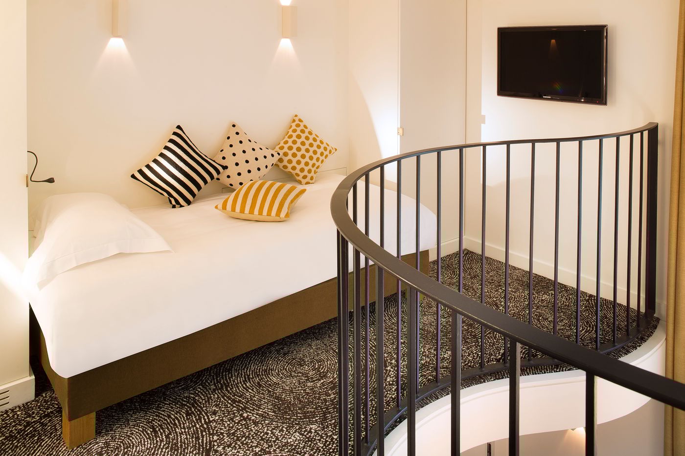 Marignan-Champs-Elysees-Room-2