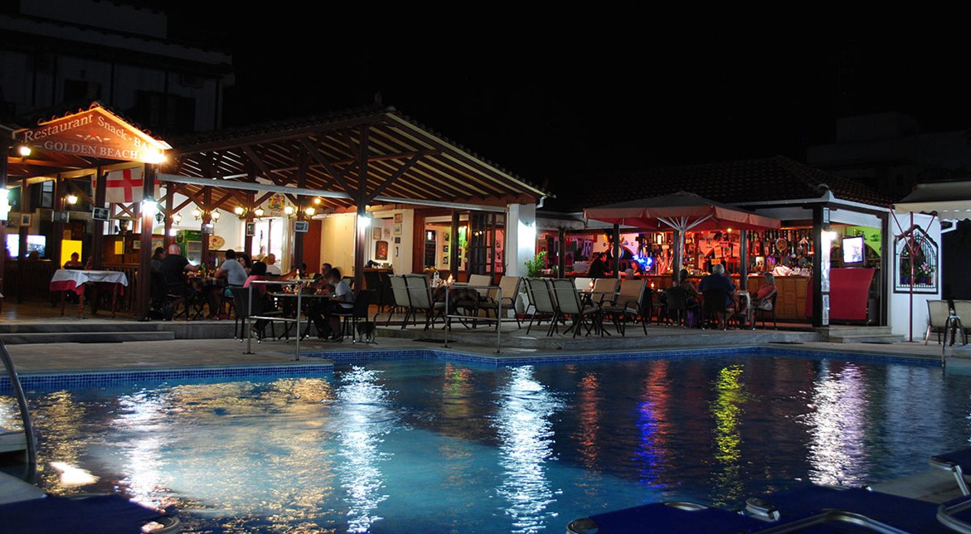 Golden-Beach-Restaurant-2