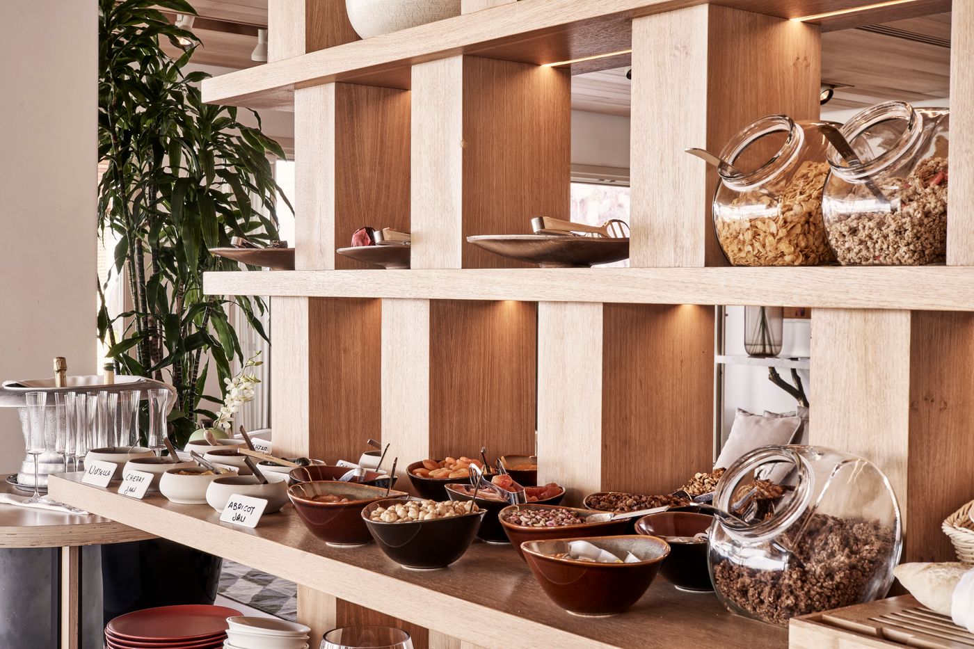 Myconian-Naia---Luxury-Suites-Restaurant-30