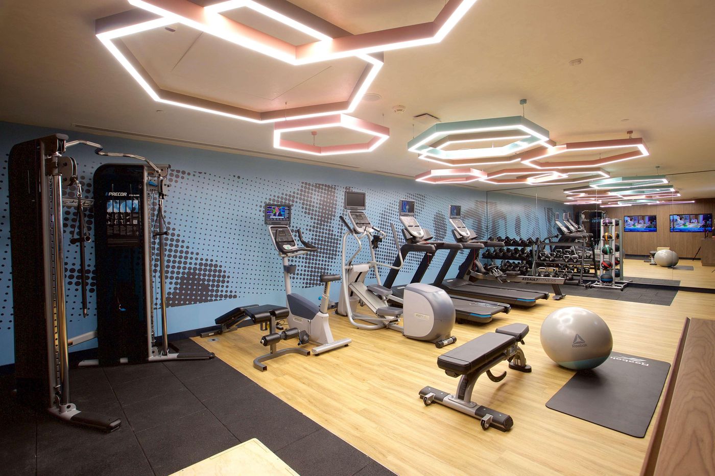 Hampton-by-Hilton-Istanbul-Old-City-Sports-and-Entertainment-56