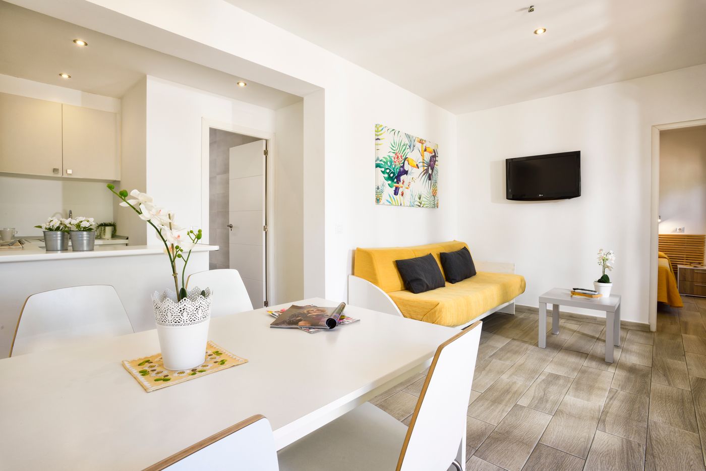 Naika Studios & Apartments