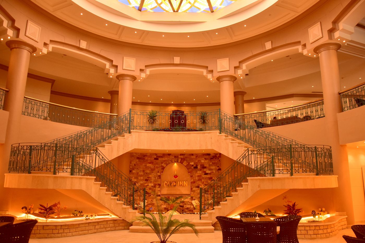 Dive-Inn-Resort-Bar-62