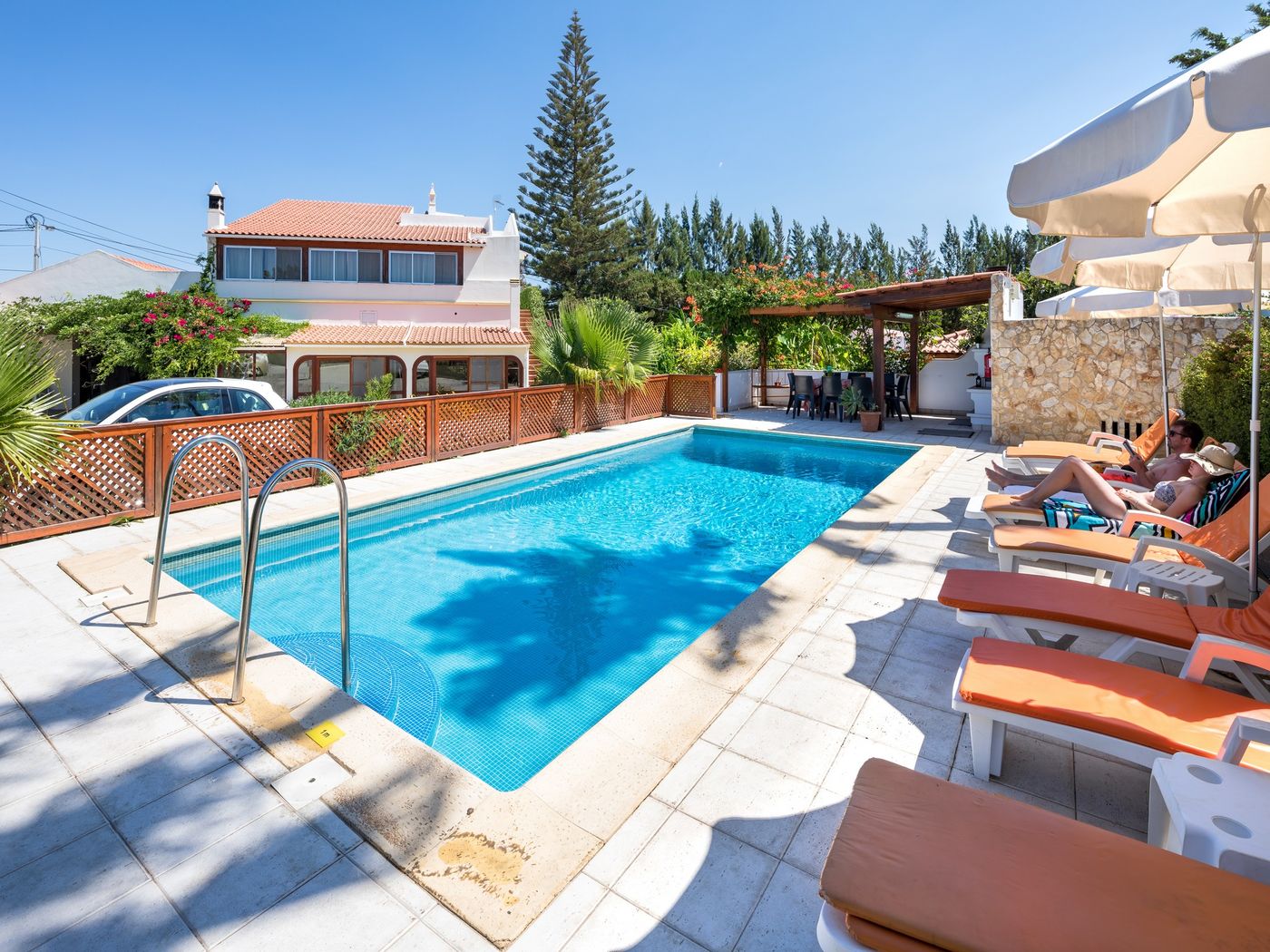 Flor-Da-Laranja-Pool-1