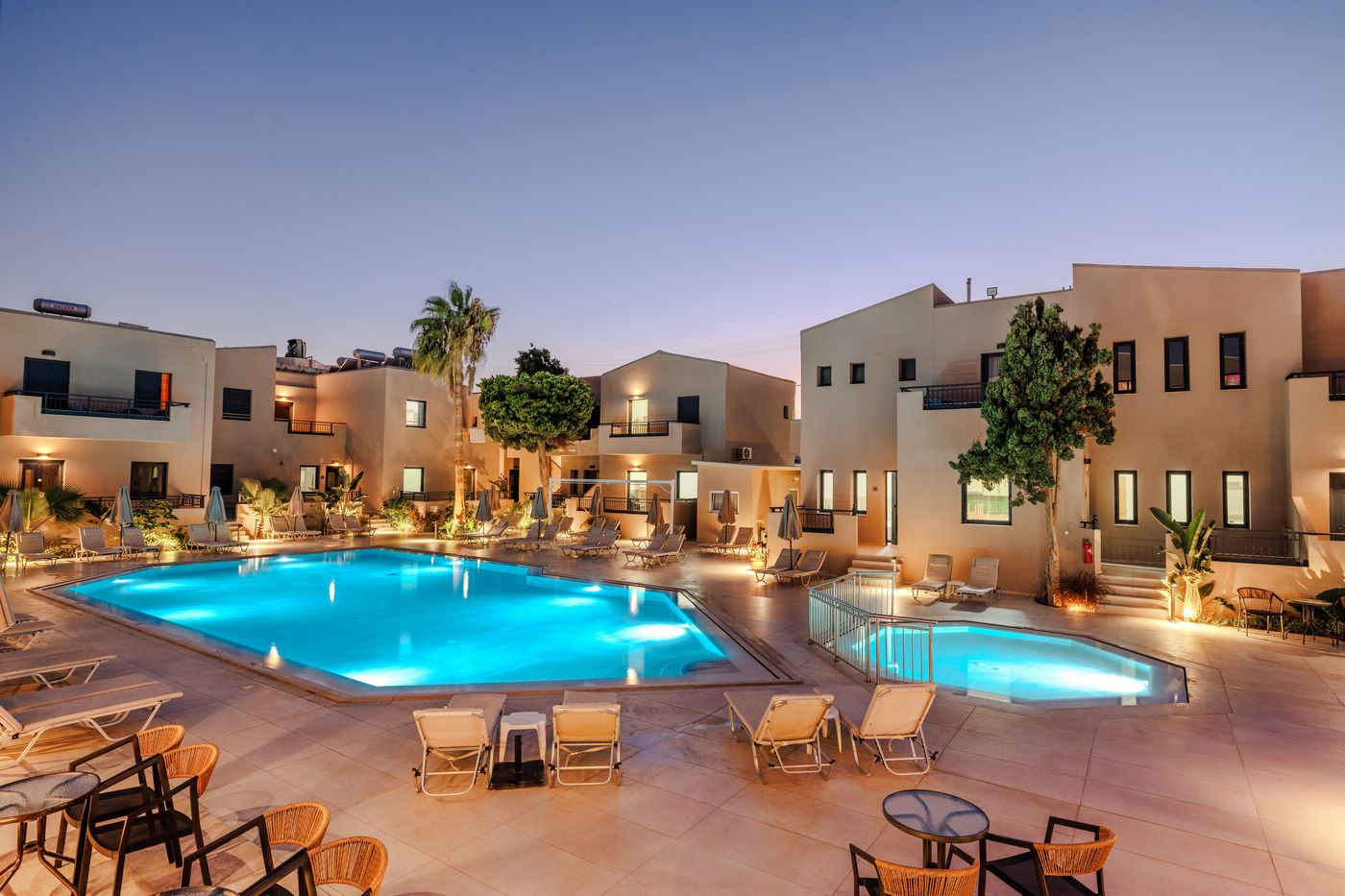 Blue-Aegean-Suites---Apts-Pool-2