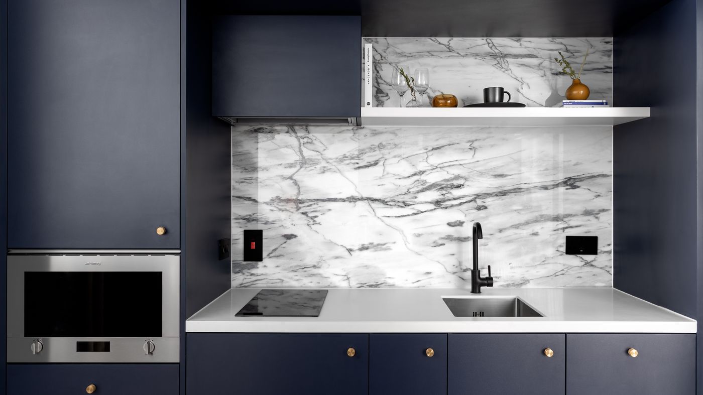 Beckett-Locke--North-Docks-Room-17