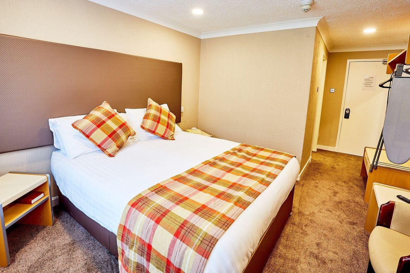 Abbotsford Hotel-United Kingdom-DUMBARTON-Room-9