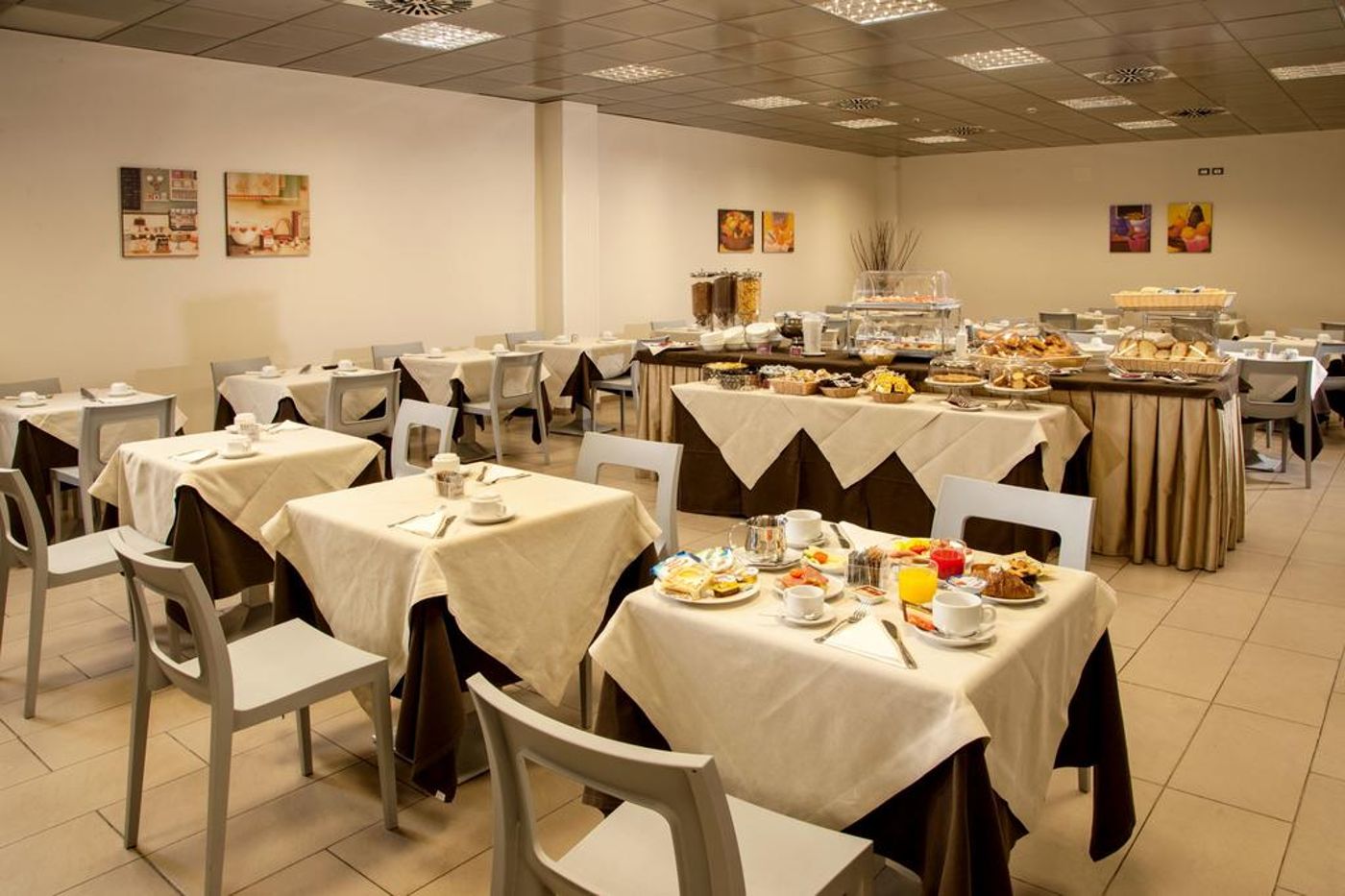 Artis-Hotel-Restaurant-18