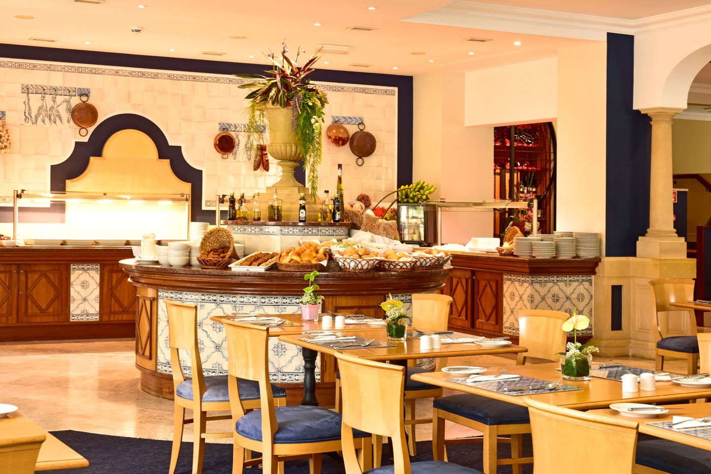 Pestana-Village-Garden-Resort-Aparthotel-Restaurant-26