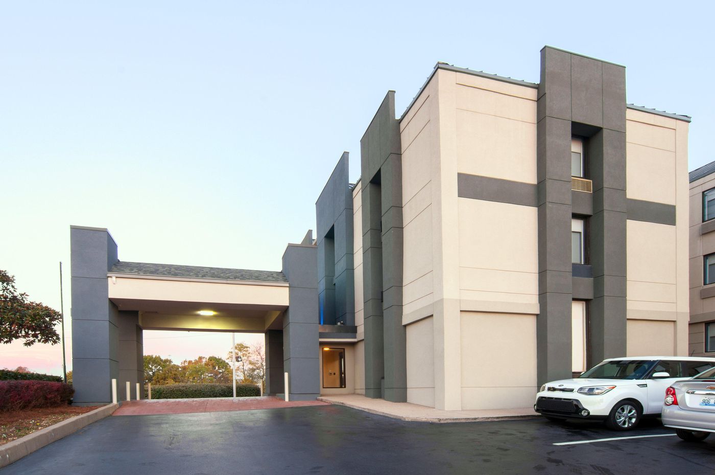 Holiday Inn Express & Suites Nashville I-40 & I- 2-United States-NASHVILLE-General view-8