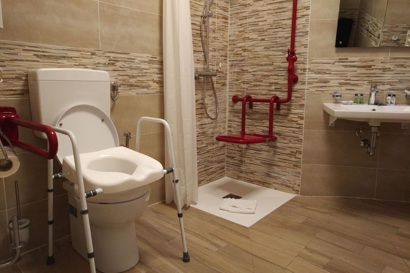 Flatinrome-Trastevere-Deluxe-Rooms-Room-48