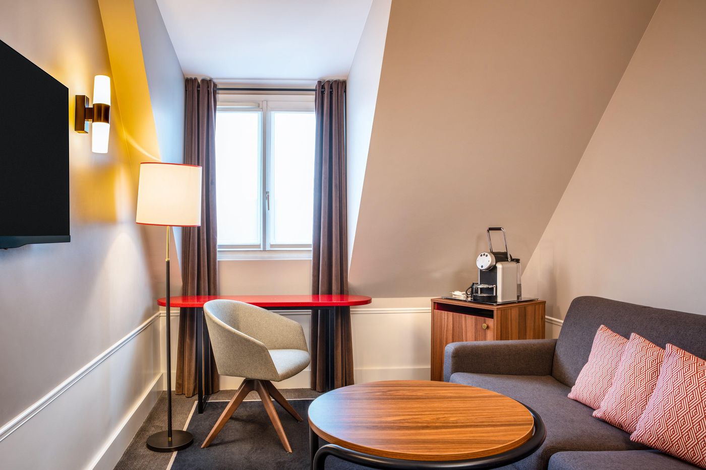 Holiday-Inn-Paris-Gare-de-Lyon-Bastille-Room-26