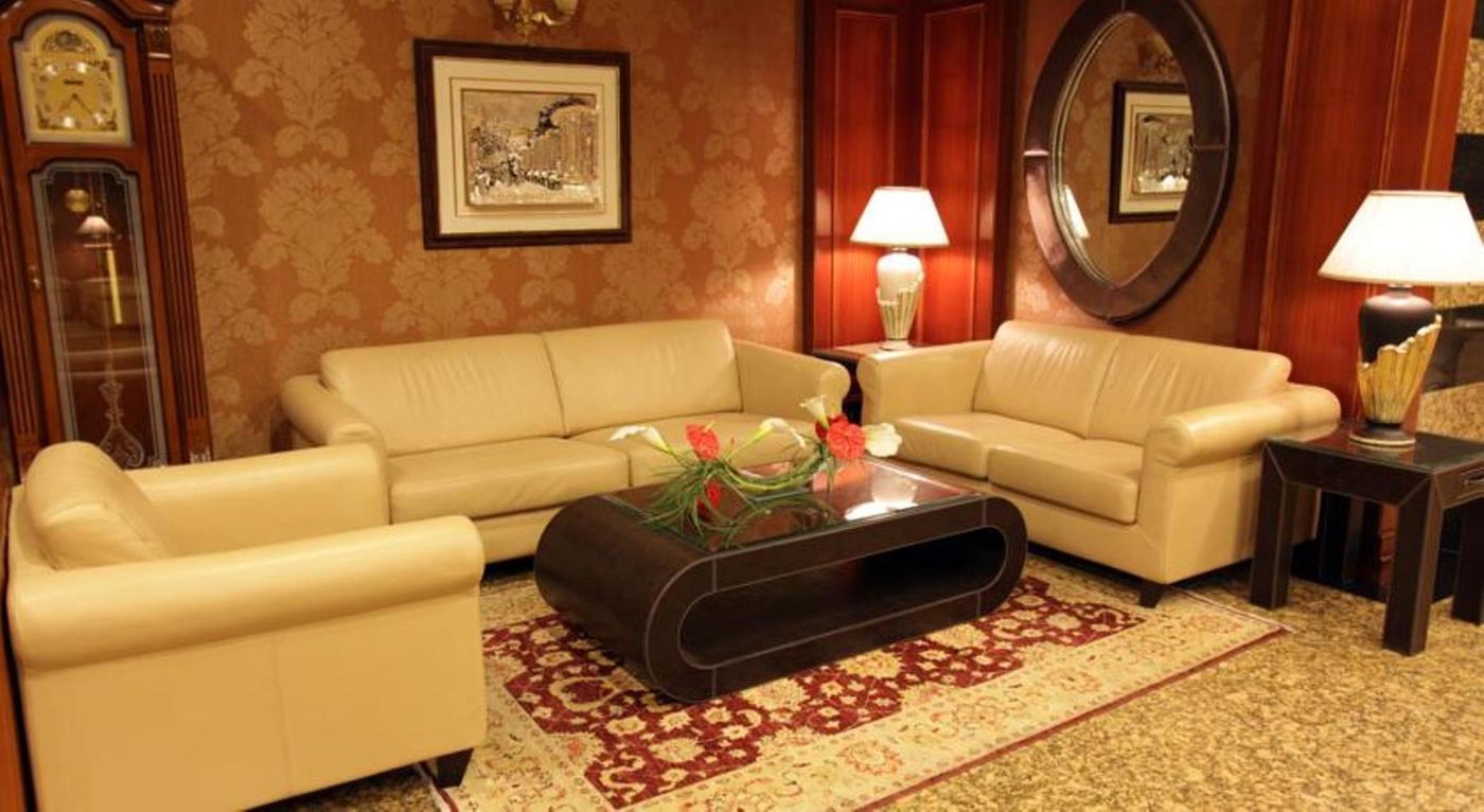 Golden-Park-Lobby-16