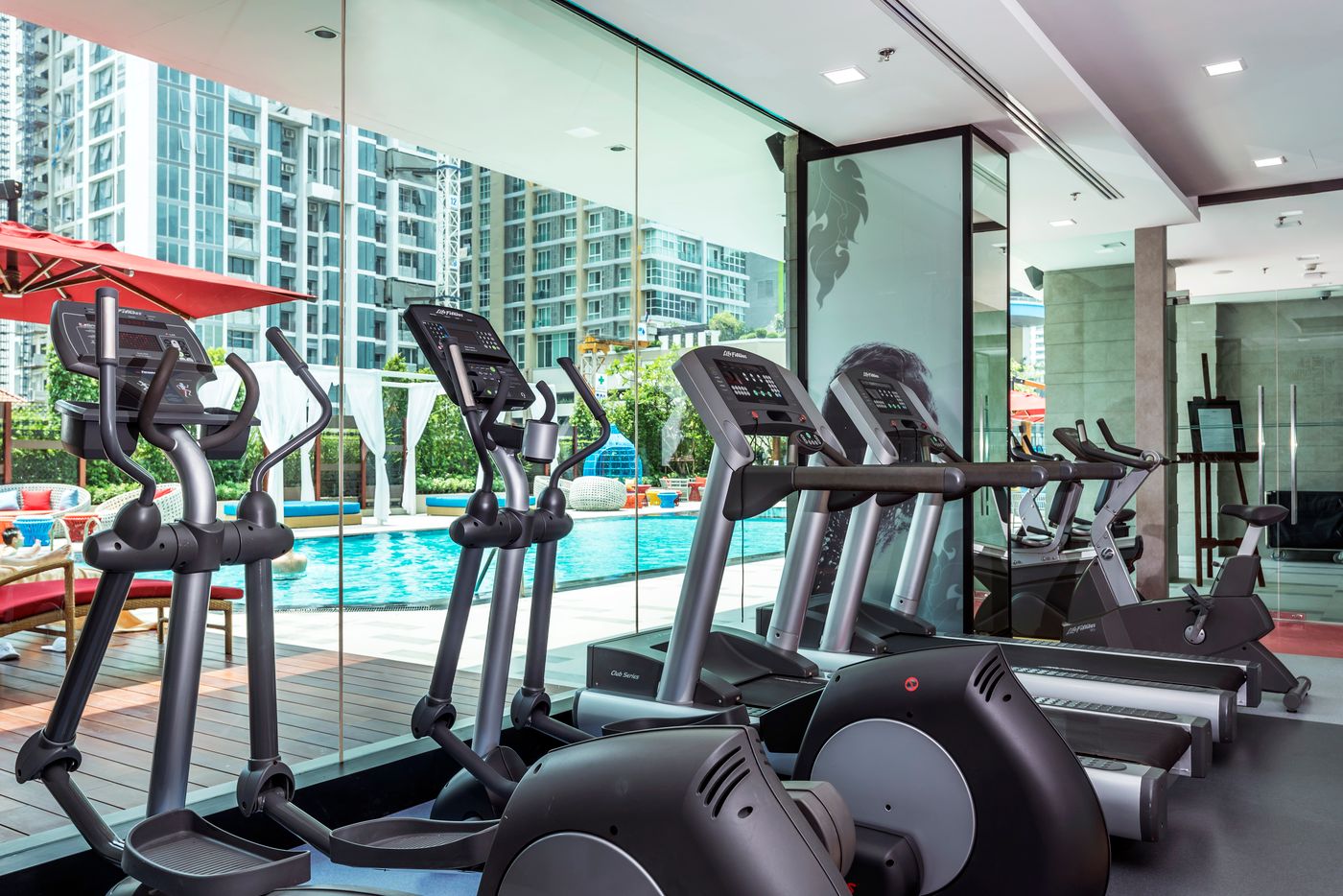 Mercure-Bangkok-Sukhumvit-11-Sports-and-Entertainment-64