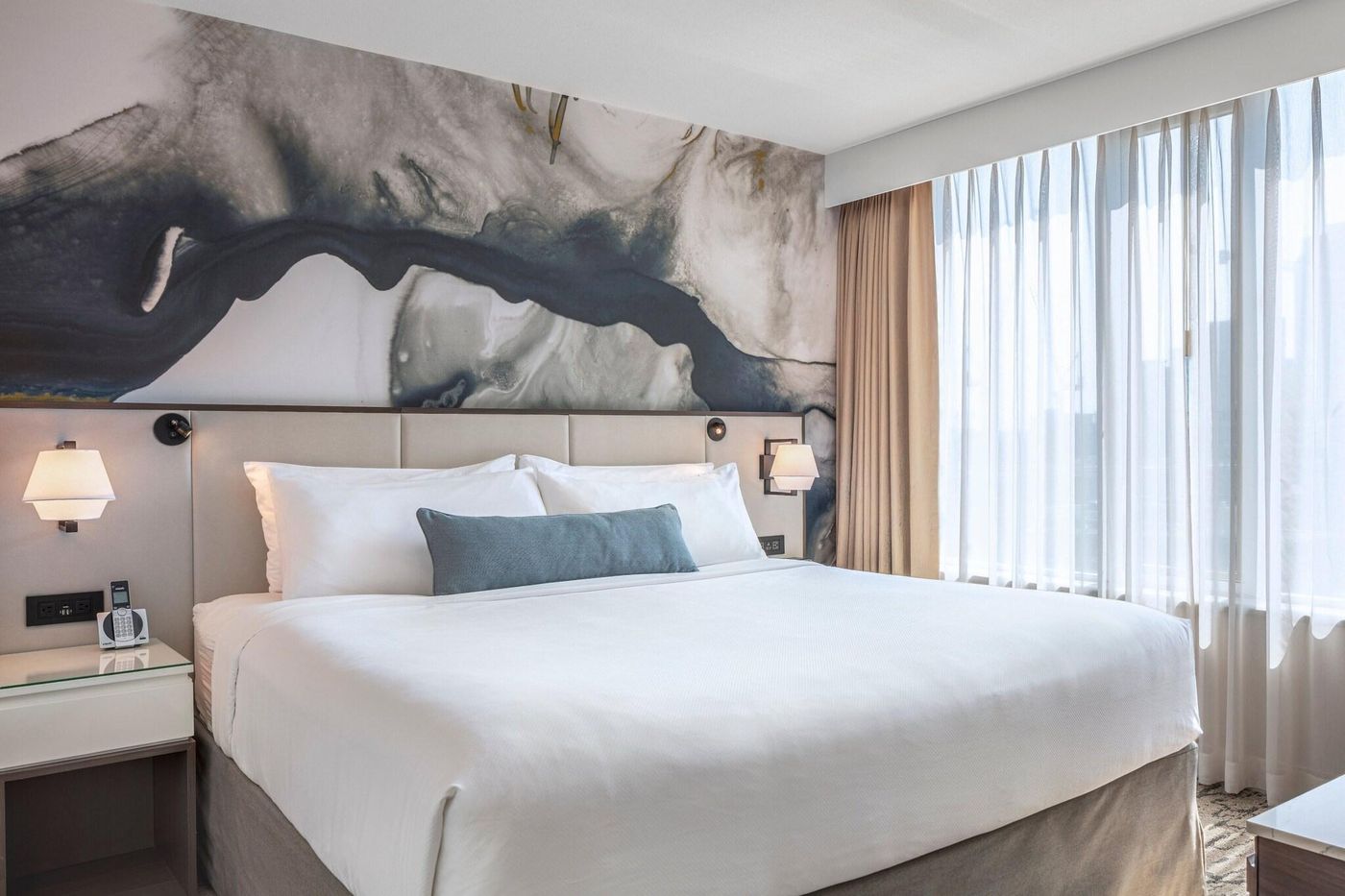 Delta-Hotels-By-Marriott-Vancouver-Downtown-Suites-Room-30