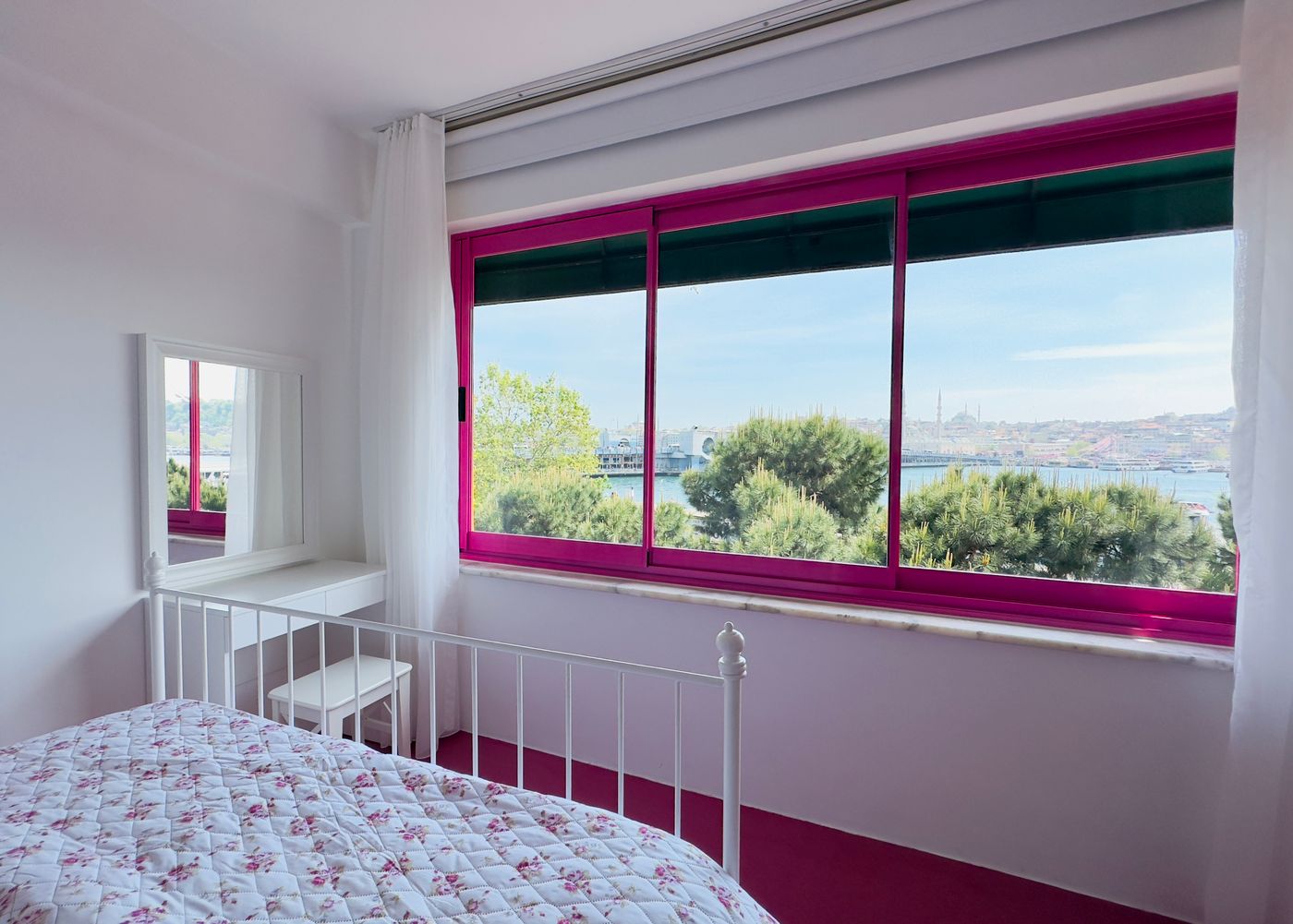 Roya Rooms Karakoy-Turkey-Beyoglu-Room-7