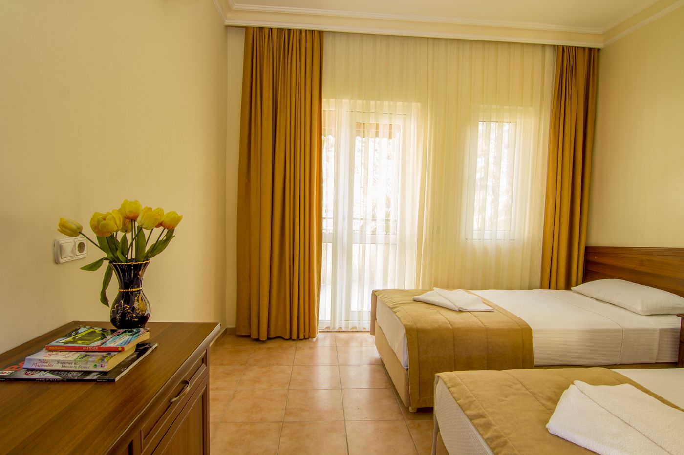 Hotel-Karbel-Sun-Room-28
