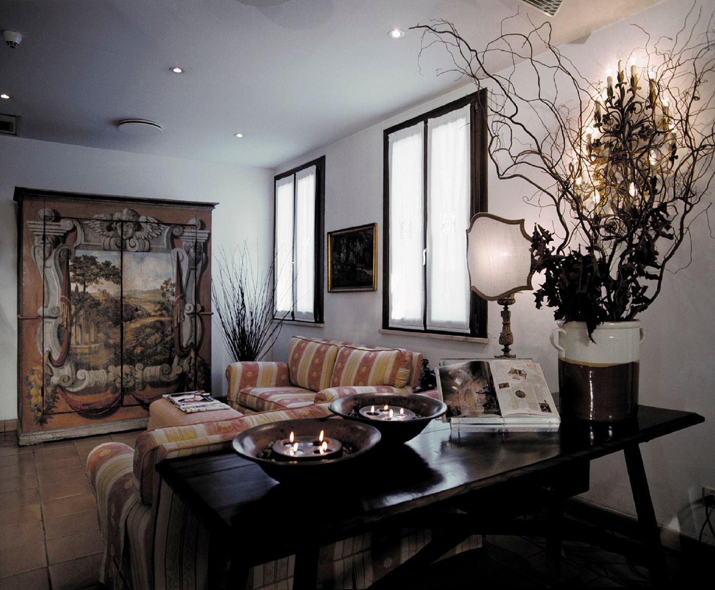 Columbia - Italy - ROME - Lobby - 0