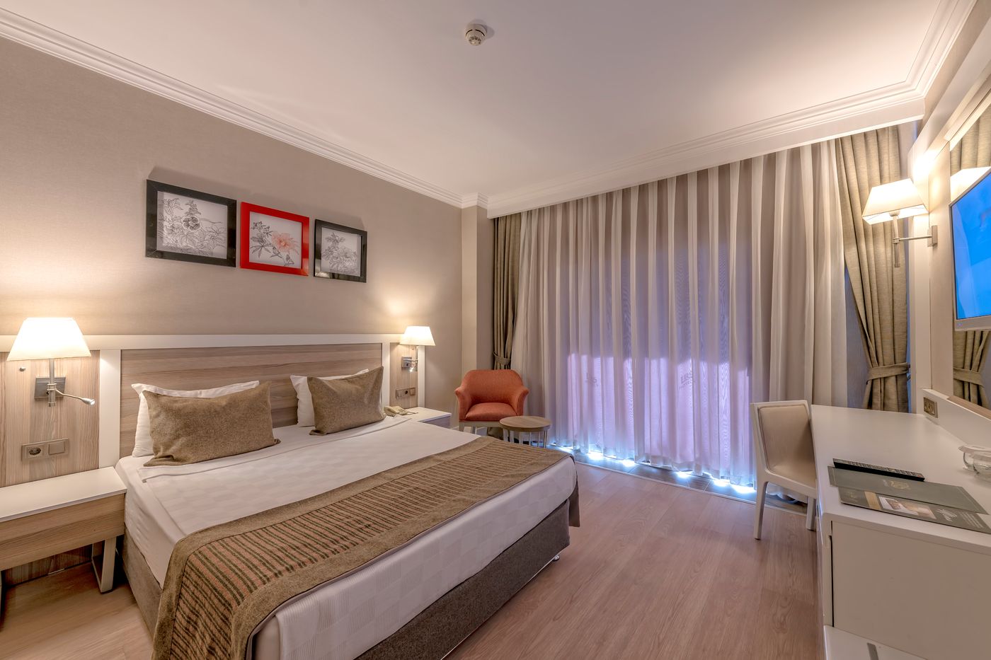 Port River Hotel & Spa