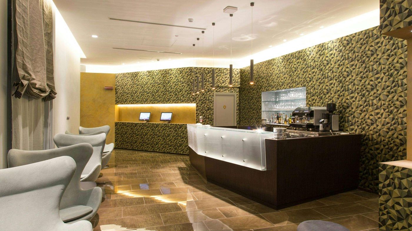 Monti-Palace-Hotel-Bar-13