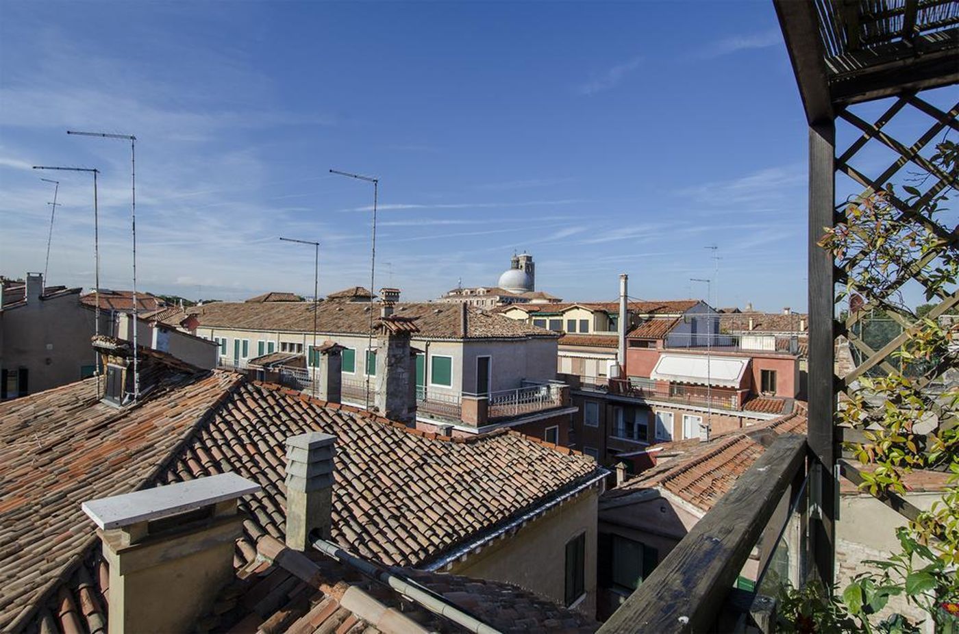 Ai-Due-Fanali-General-view-1